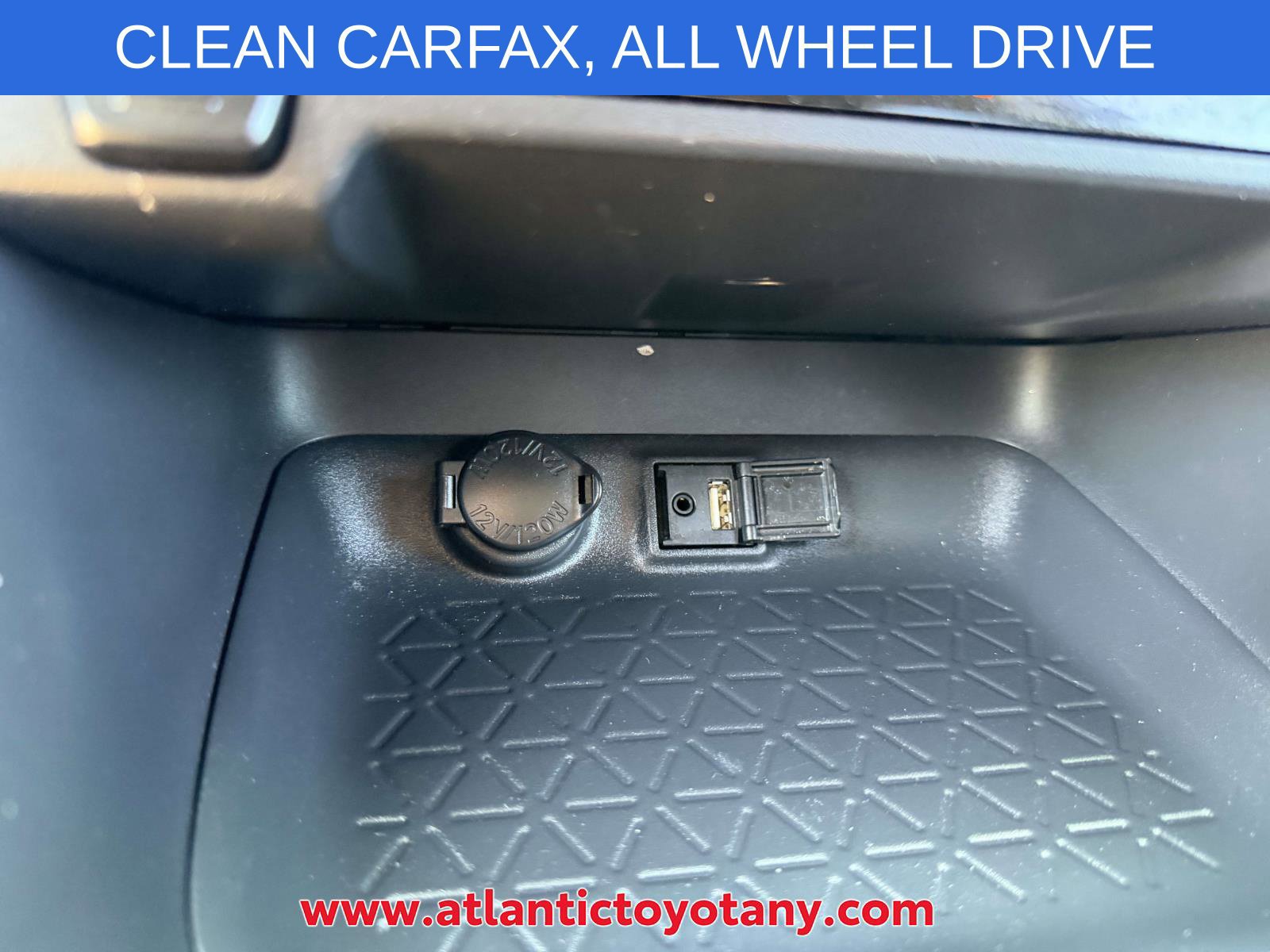 Used 2019 Toyota RAV4 LE w/ All Weather Liner Package AWD/4WD image 24