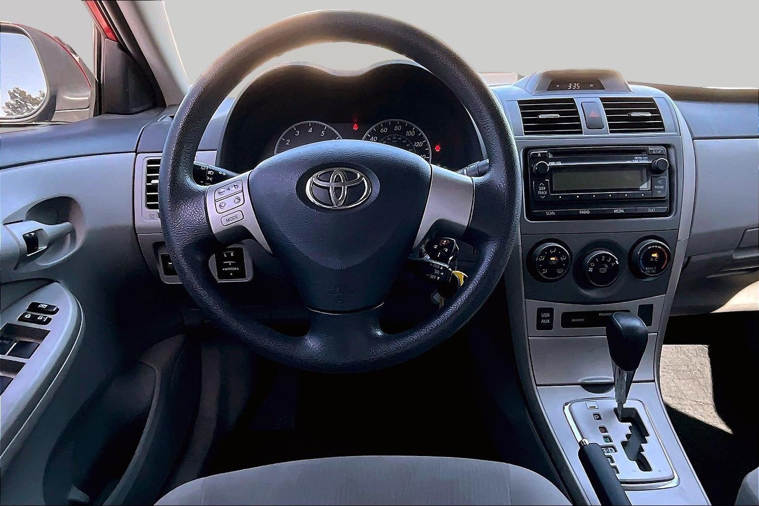 Used 2012 Toyota Corolla LE image 3