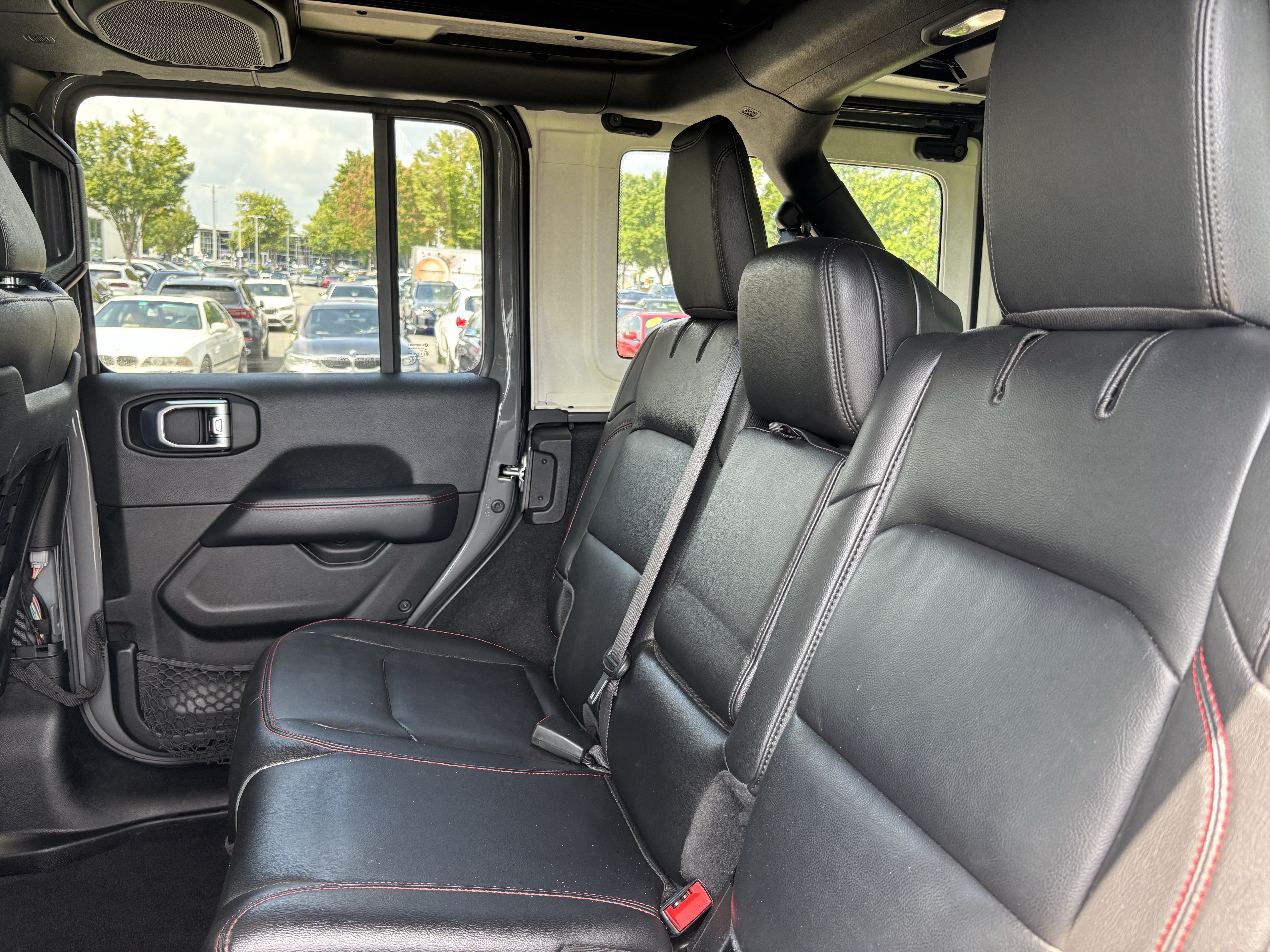 Used 2021 Jeep Wrangler Unlimited Rubicon AWD/4WD image 32