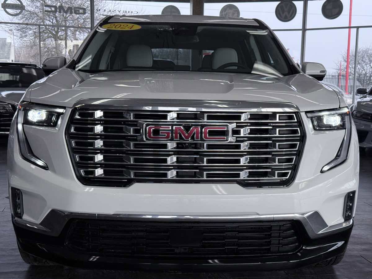 Used 2024 GMC Acadia Denali FWD image 4
