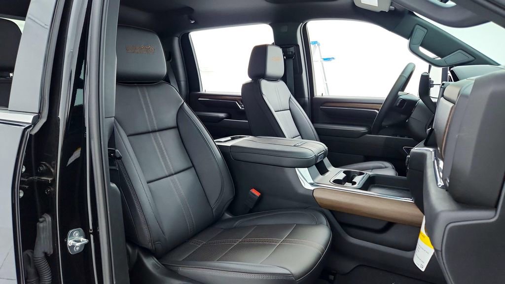 Used 2024 Chevrolet Silverado 2500 High Country w/ Technology Package AWD/4WD image 38