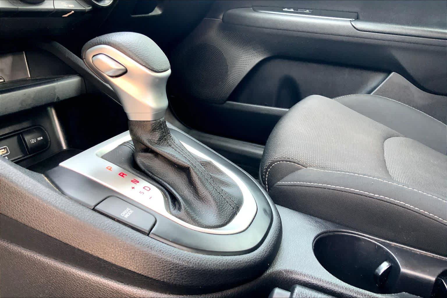 Used 2022 Kia Forte LXS FWD image 16