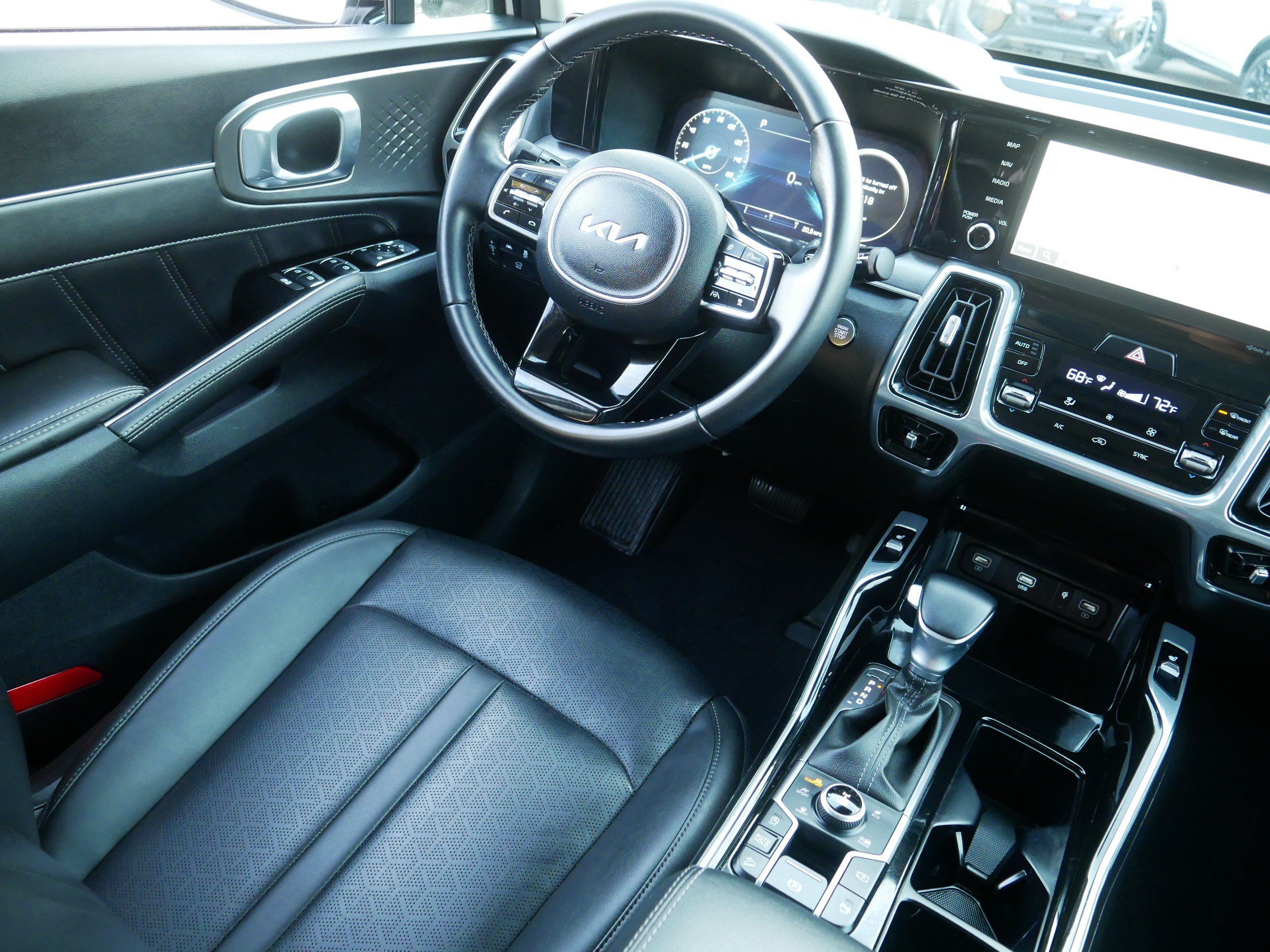 Certified 2023 Kia Sorento SX AWD/4WD image 9