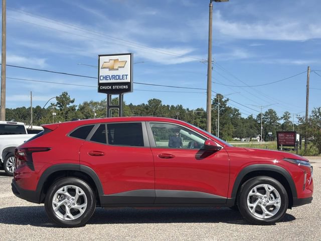 New 2026 Chevrolet Trax LS w/ LS Convenience Package FWD image 4