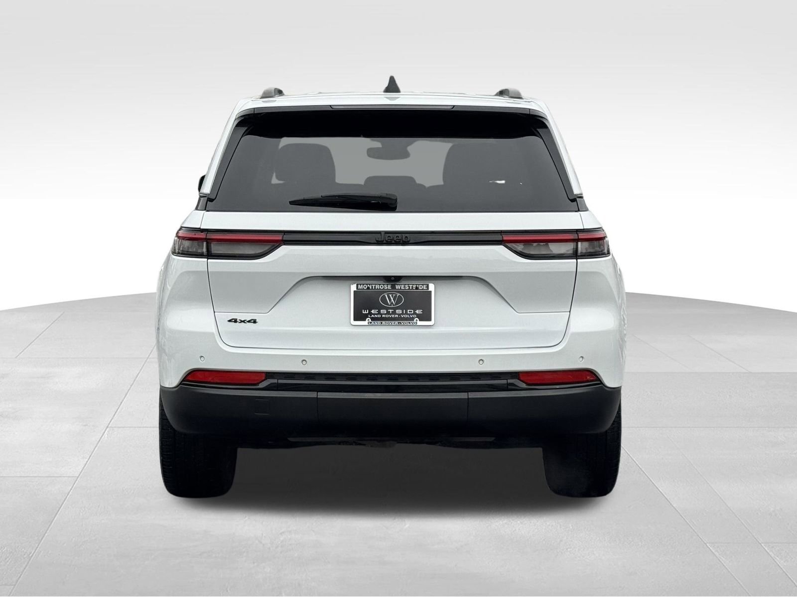 Used 2023 Jeep Grand Cherokee Altitude image 5