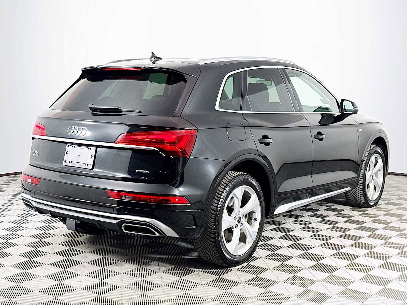 Used 2023 Audi Q5 2.0T Premium Plus w/ Premium Plus Package AWD/4WD image 5