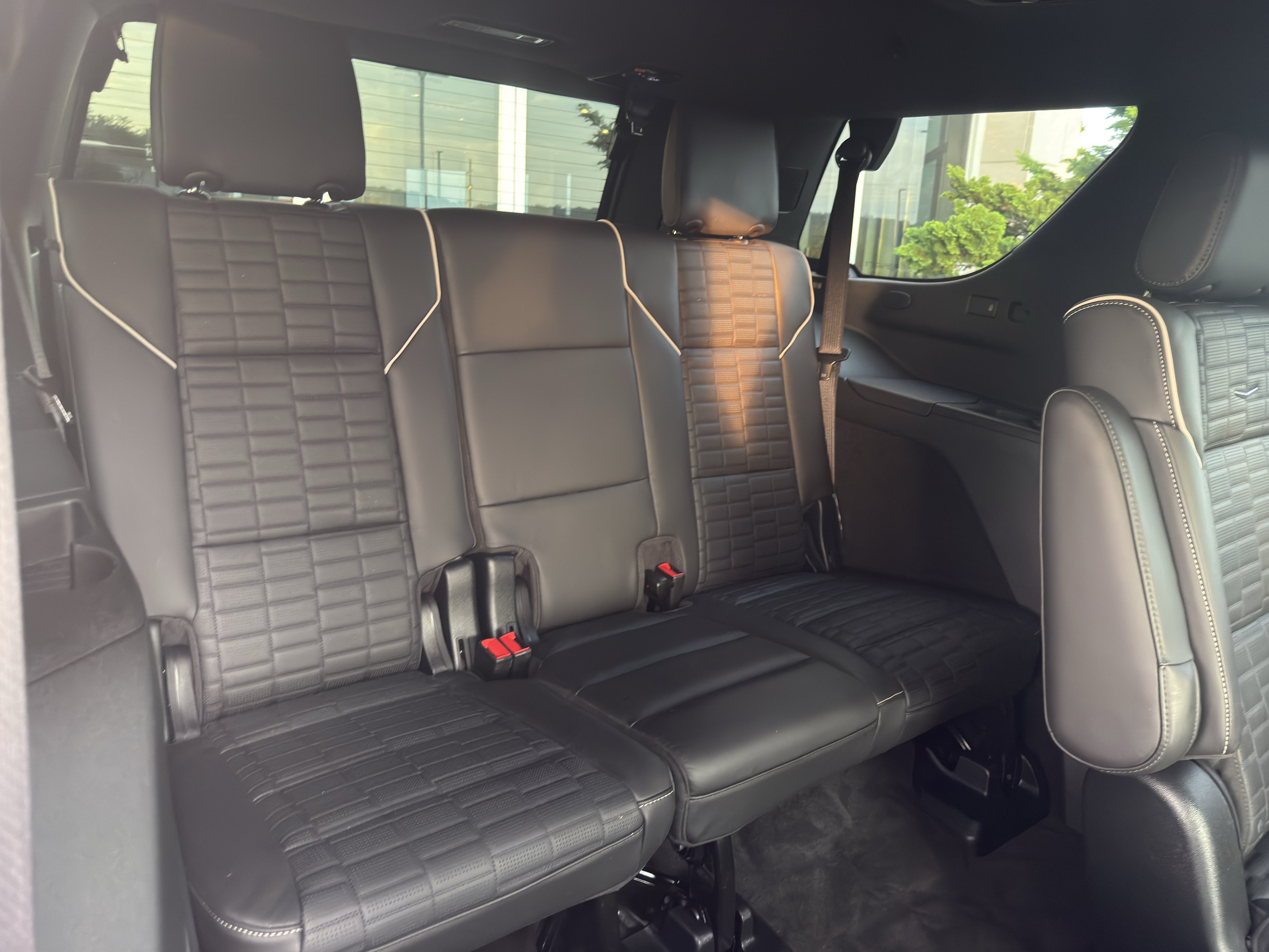 Used 2025 Cadillac Escalade V w/ LPO, ONYX Package AWD/4WD image 22