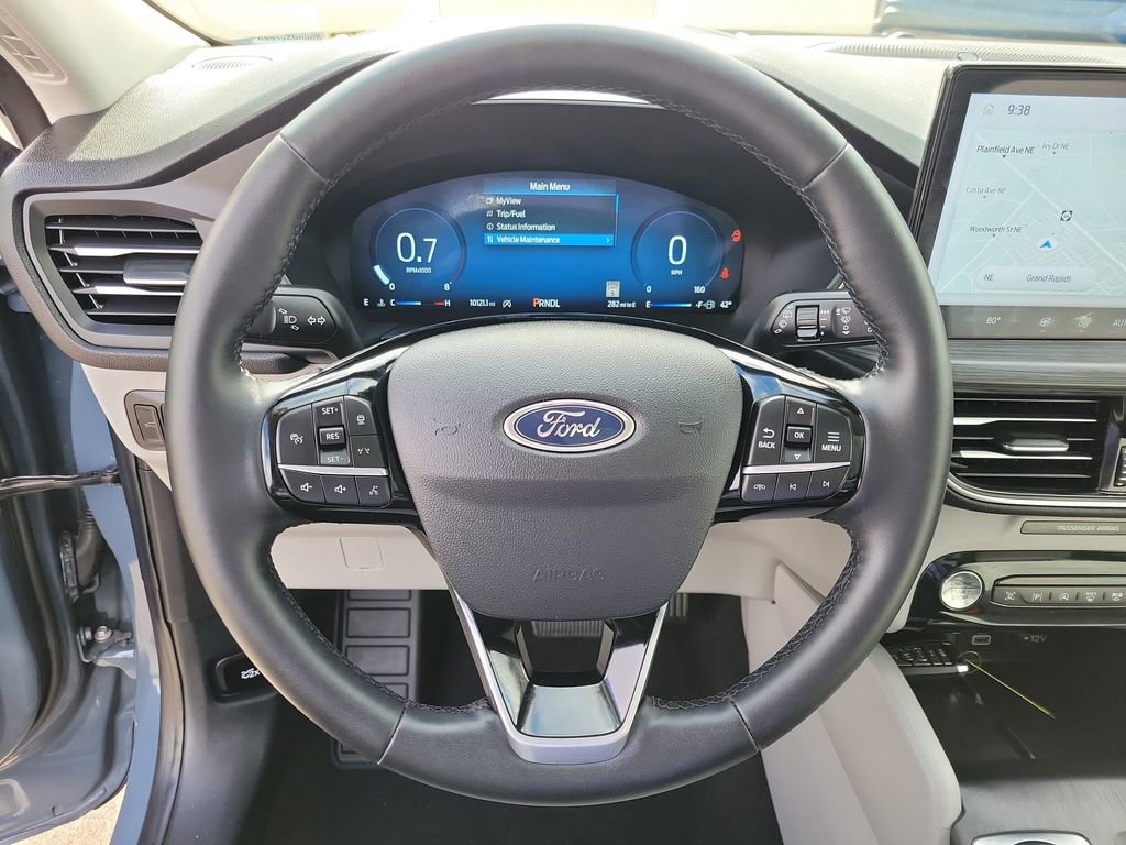 Used 2024 Ford Escape Platinum w/ Premium Technology Package AWD/4WD image 23
