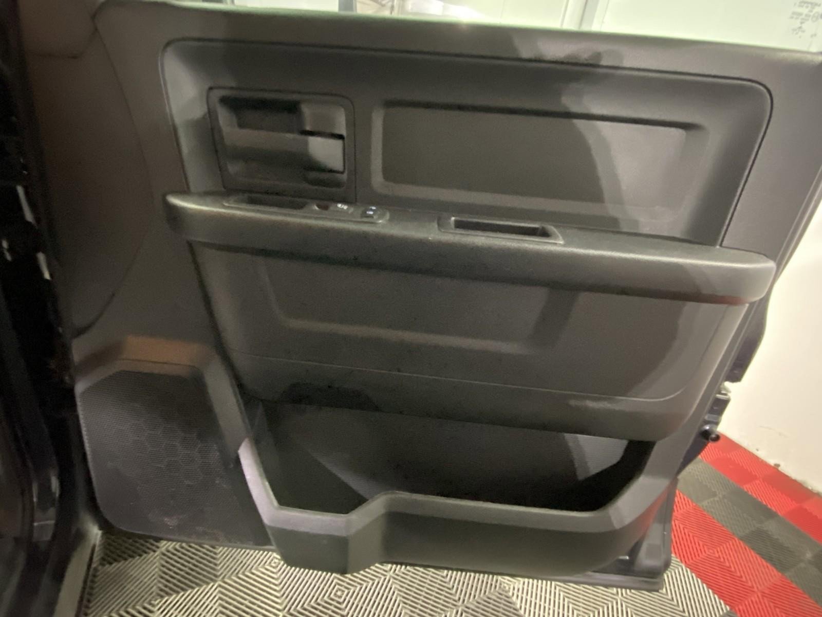 Used 2017 RAM 1500 Express image 6