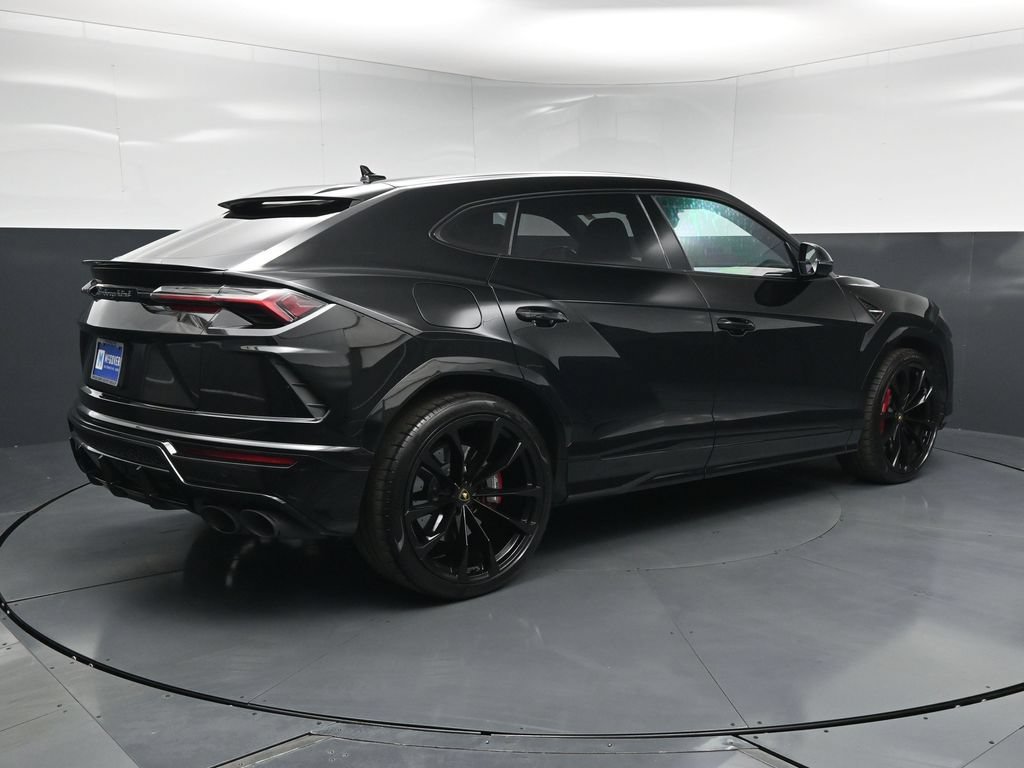 Used 2022 Lamborghini Urus AWD/4WD image 10