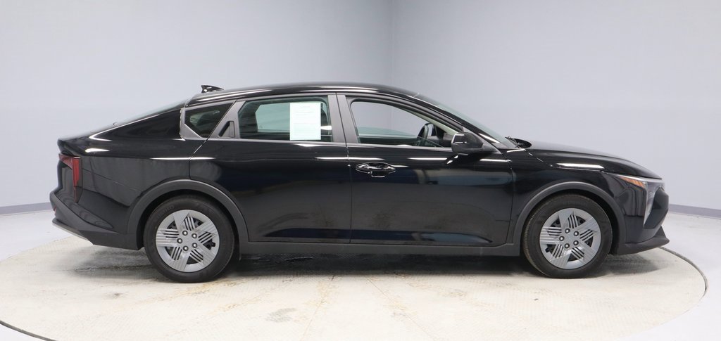 Used 2025 Kia K4 LX image 12