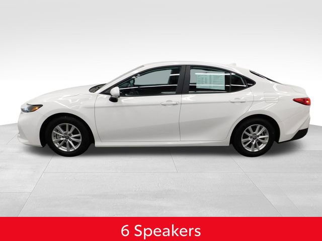Used 2025 Toyota Camry LE image 5
