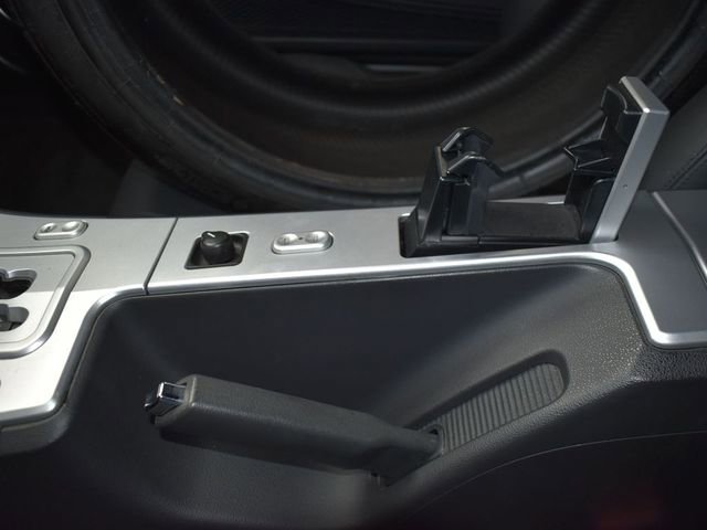 Used 2008 Chrysler Crossfire Limited image 23