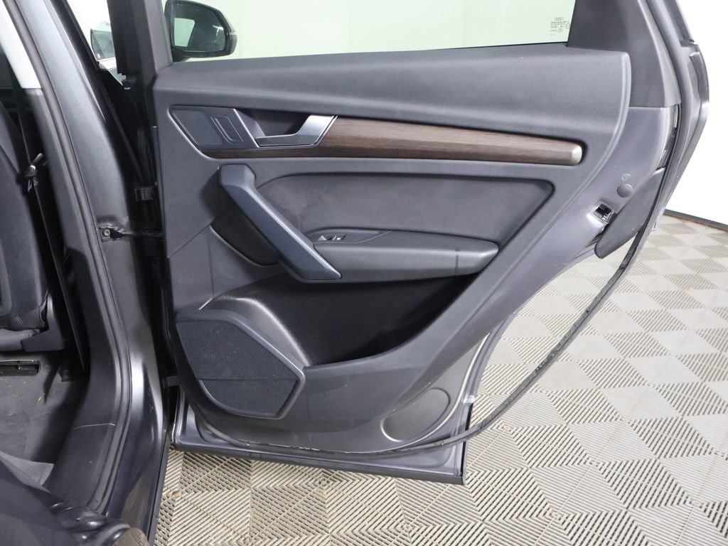Used 2023 Audi Q5 2.0T Premium w/ Convenience Package image 28