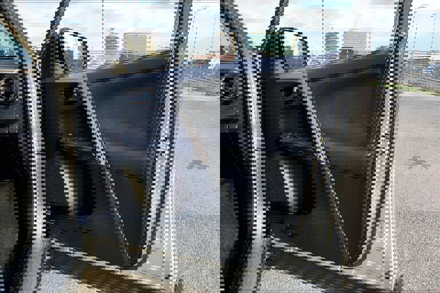 Used 2017 Toyota RAV4 LE image 21