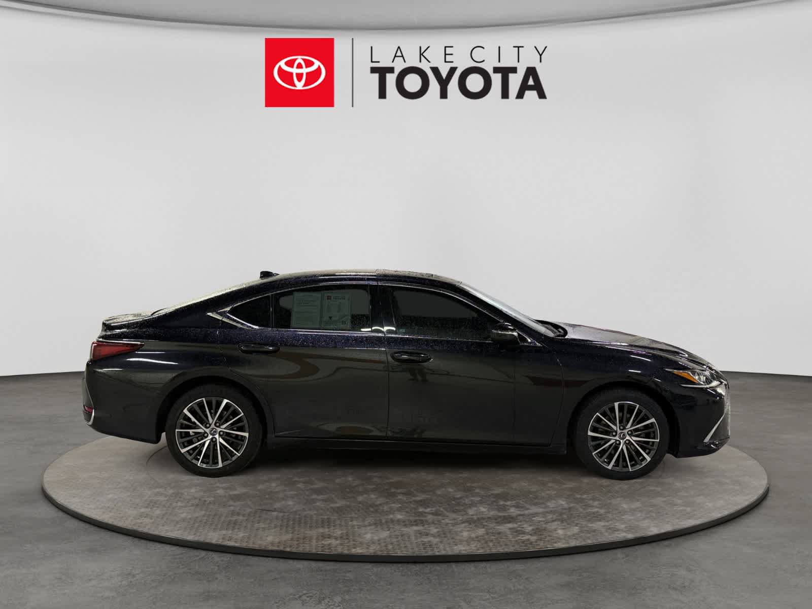 Used 2023 Lexus ES 250 w/ Premium Package AWD/4WD image 11