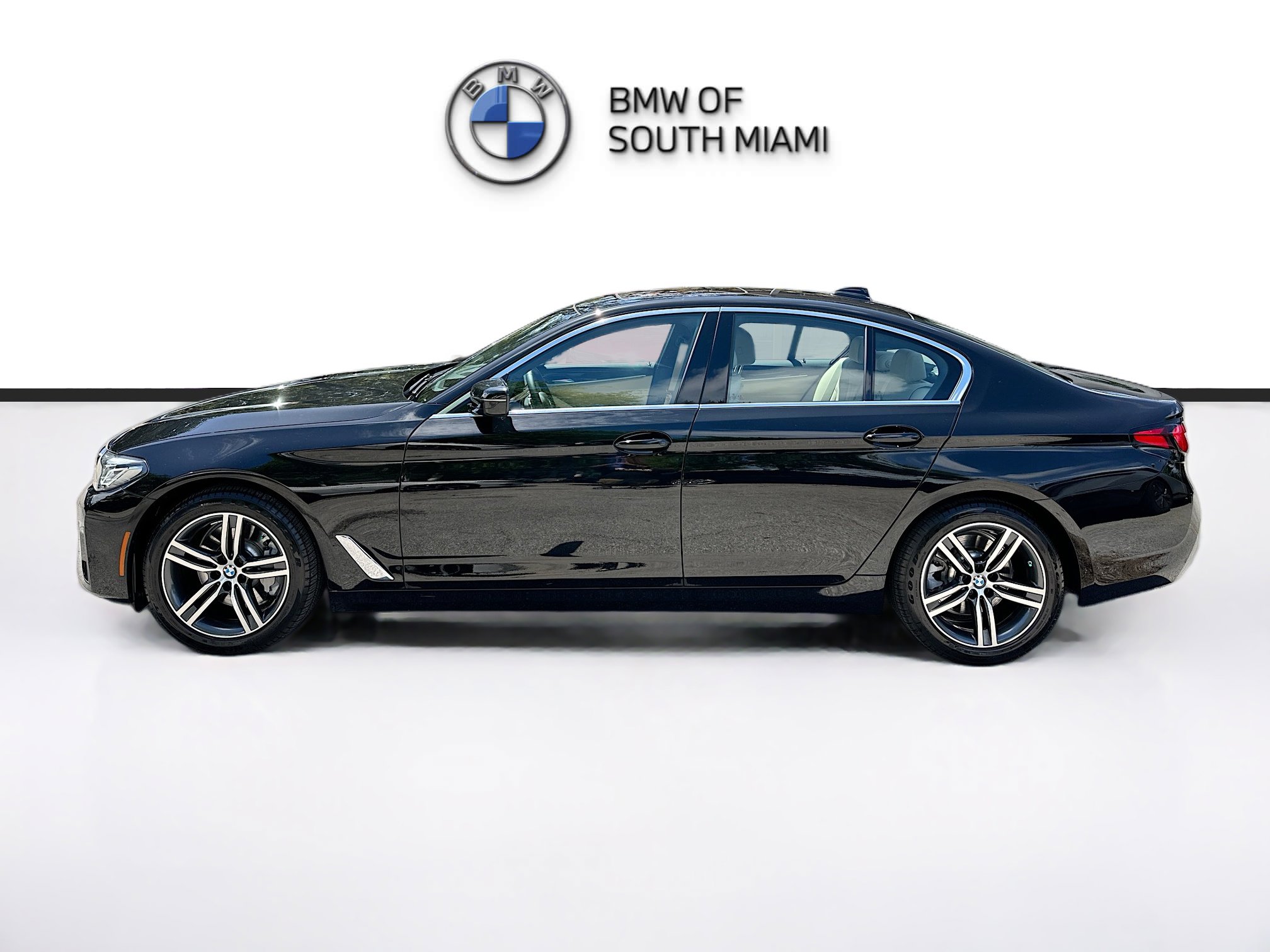 Certified 2023 BMW 530i xDrive w/ Premium Package AWD/4WD image 4
