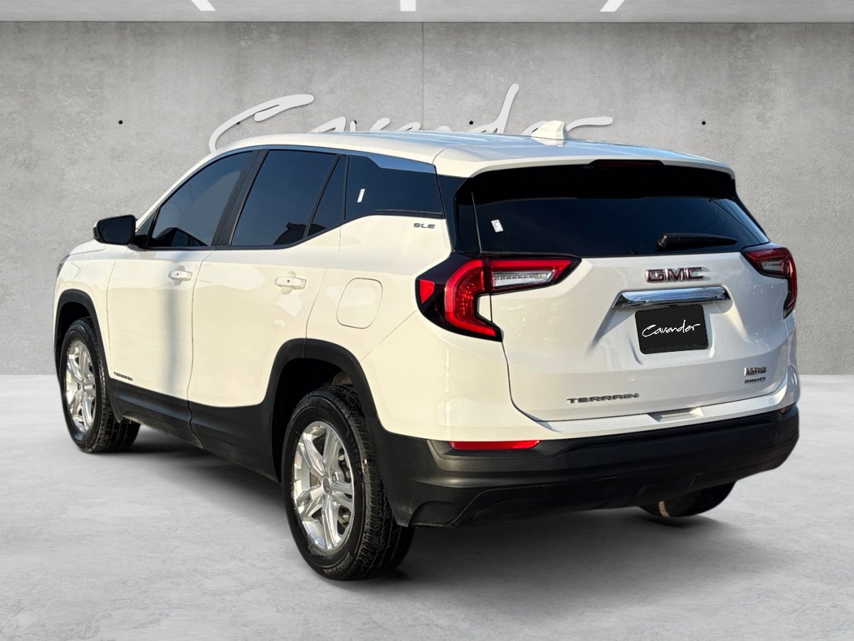 Used 2022 GMC Terrain SLE image 13