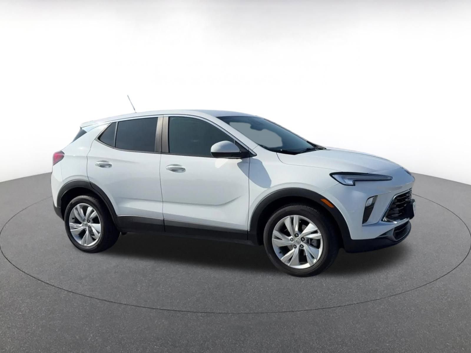 Used 2025 Buick Encore GX Preferred image 2