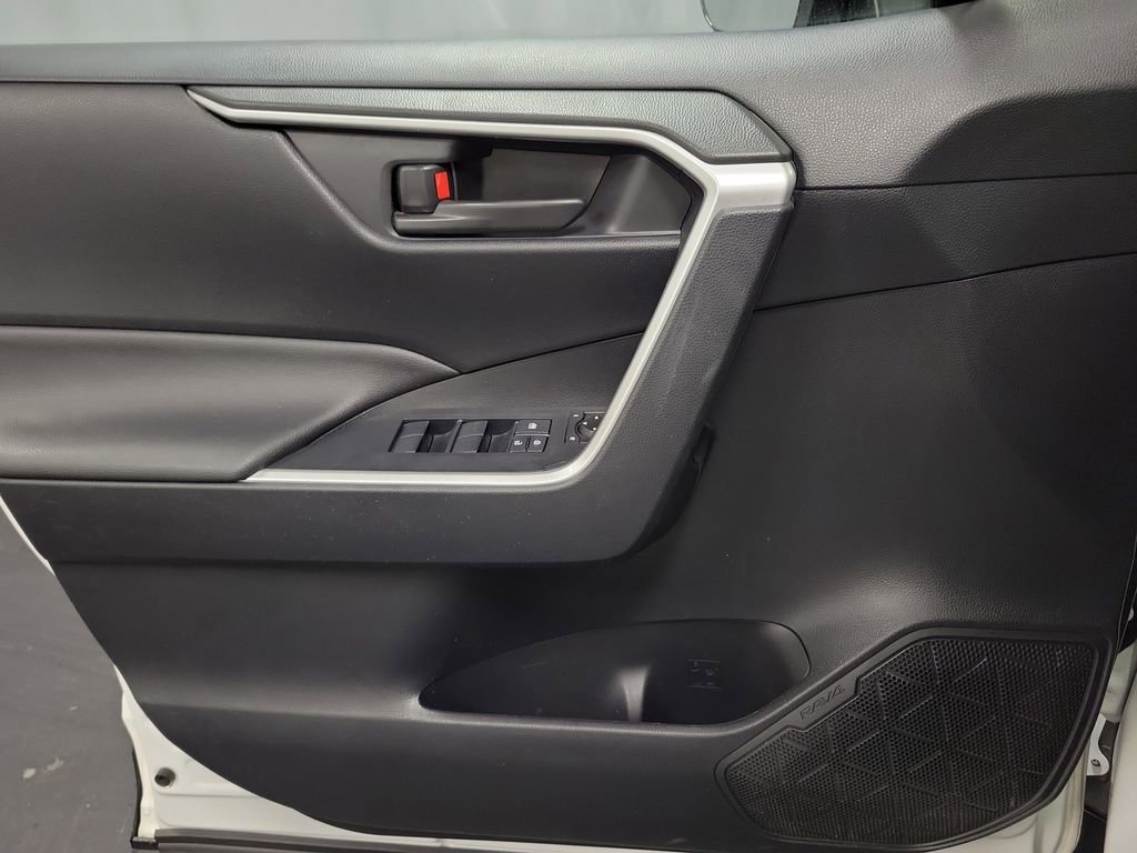 Used 2021 Toyota RAV4 SE w/ Weather & Moonroof Package image 23