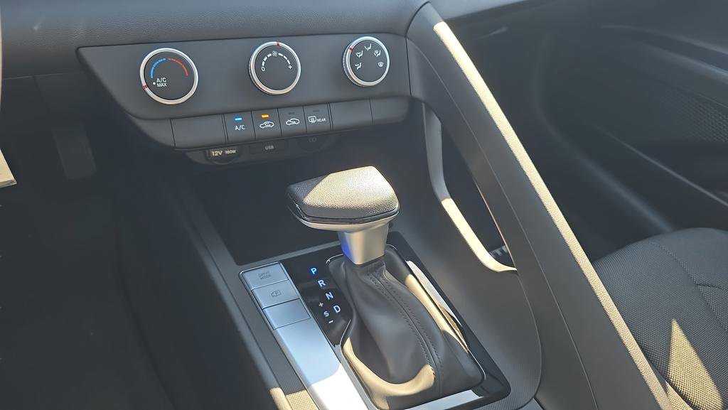 New 2026 Hyundai Elantra SE FWD image 21