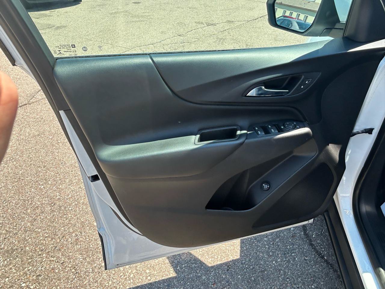 Used 2019 Chevrolet Equinox LT w/ Driver Convenience Package FWD image 13