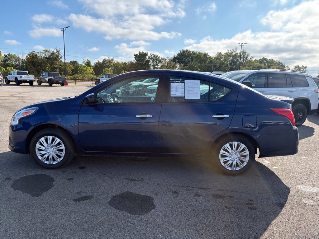 Used 2019 Nissan Versa SV FWD image 4