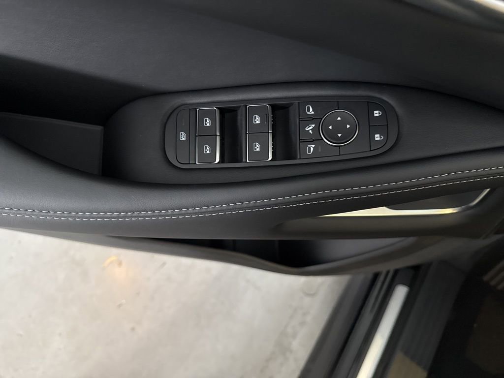 Certified 2025 INFINITI QX60 Luxe w/ Vision Package image 16