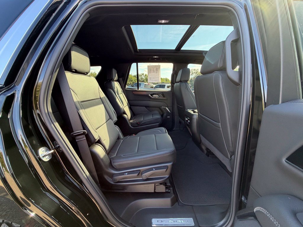 Used 2026 GMC Yukon Denali w/ Sun & Power Step Package AWD/4WD image 25