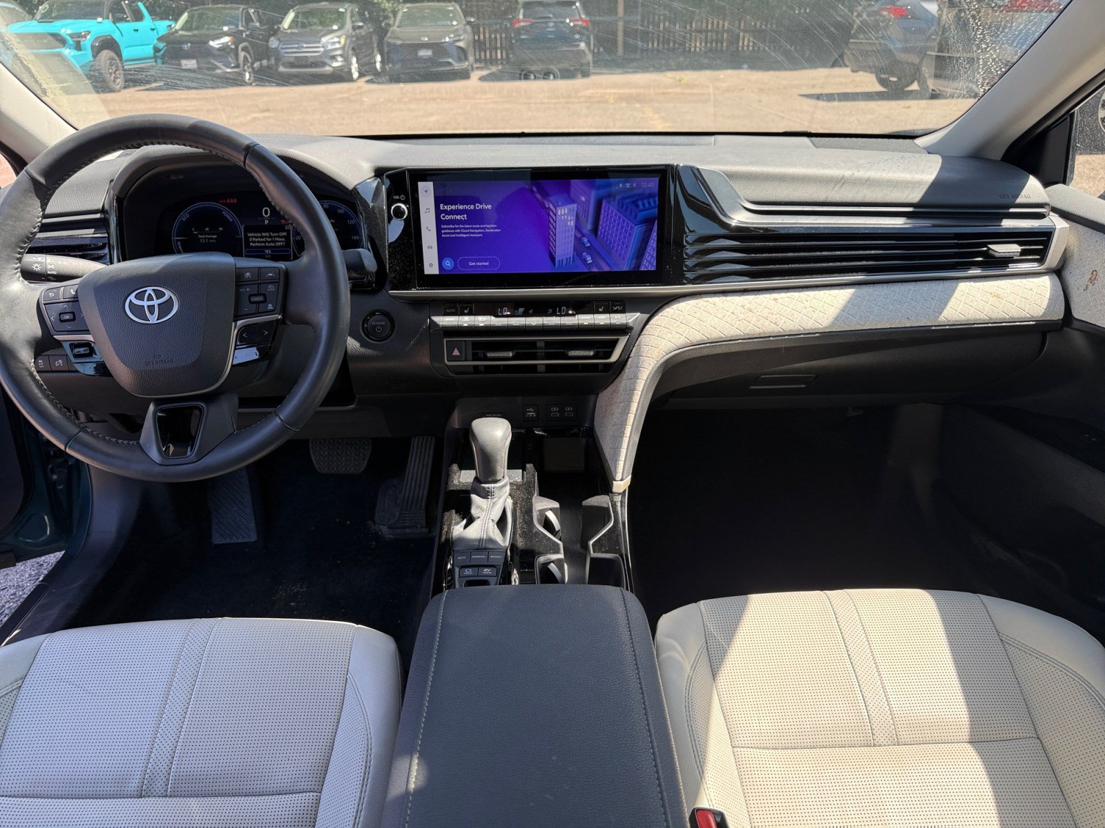 Used 2025 Toyota Camry XLE AWD/4WD image 19