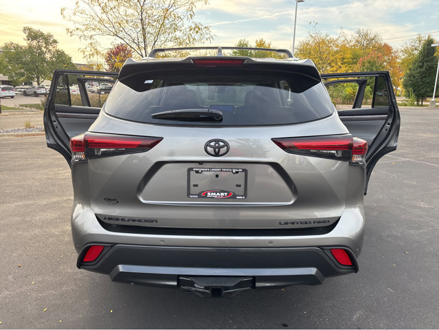 New 2026 Toyota Highlander Limited image 13