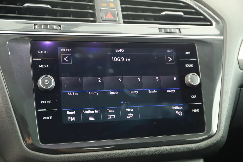 Used 2018 Volkswagen Tiguan SE w/ Panoramic Sunroof Package AWD/4WD image 27