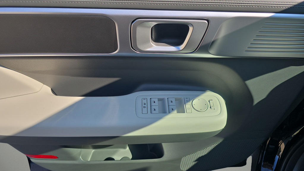 New 2027 Hyundai Santa Fe SE FWD image 16