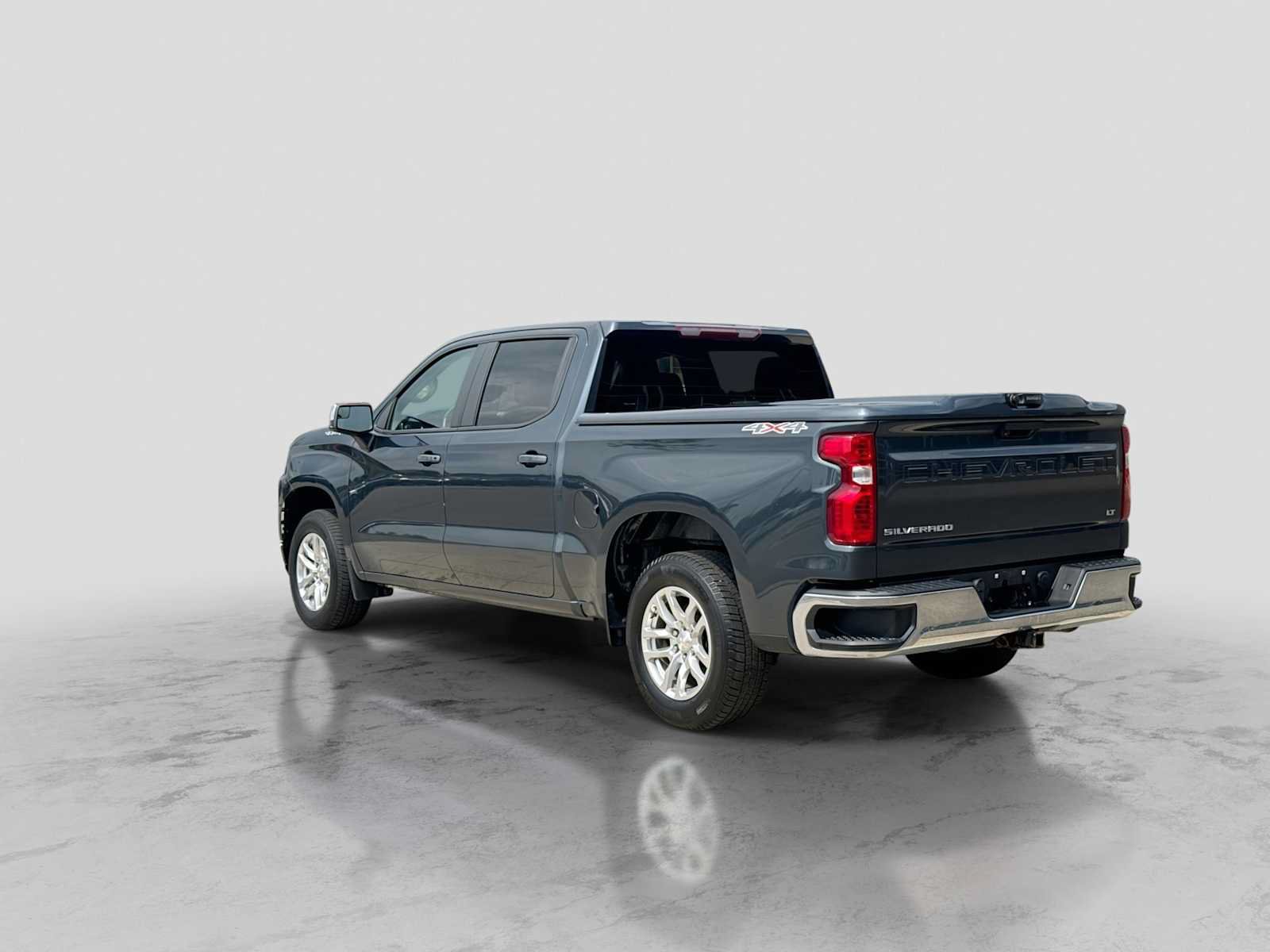 Used 2020 Chevrolet Silverado 1500 LT AWD/4WD image 4