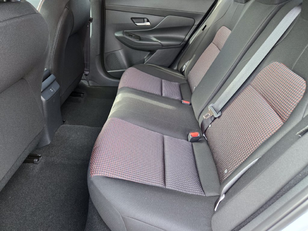New 2027 Nissan Sentra SR w/ Floor Mat Package FWD image 13