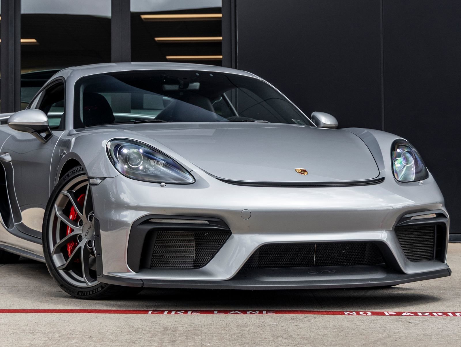 Used 2020 Porsche 718 Cayman GT4 RWD image 9