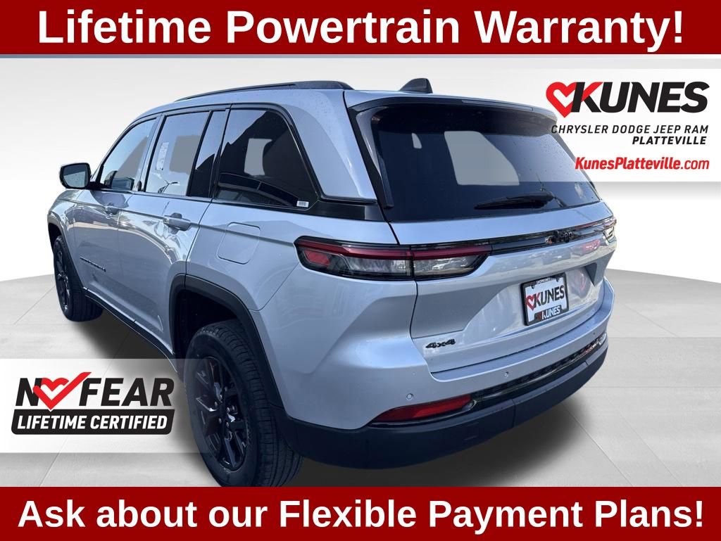 Used 2024 Jeep Grand Cherokee Altitude AWD/4WD image 5