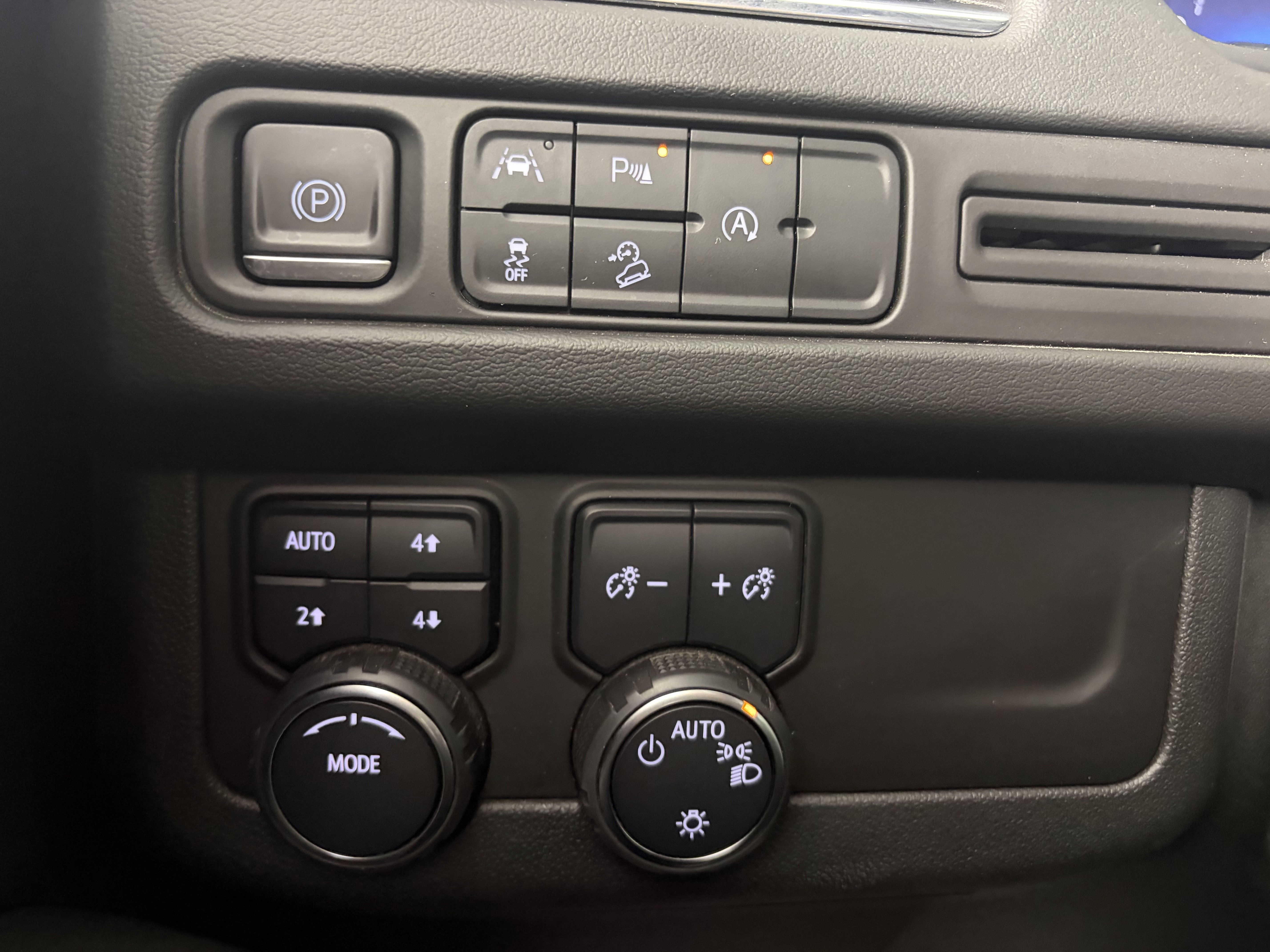 Used 2024 Chevrolet Tahoe Premier image 37