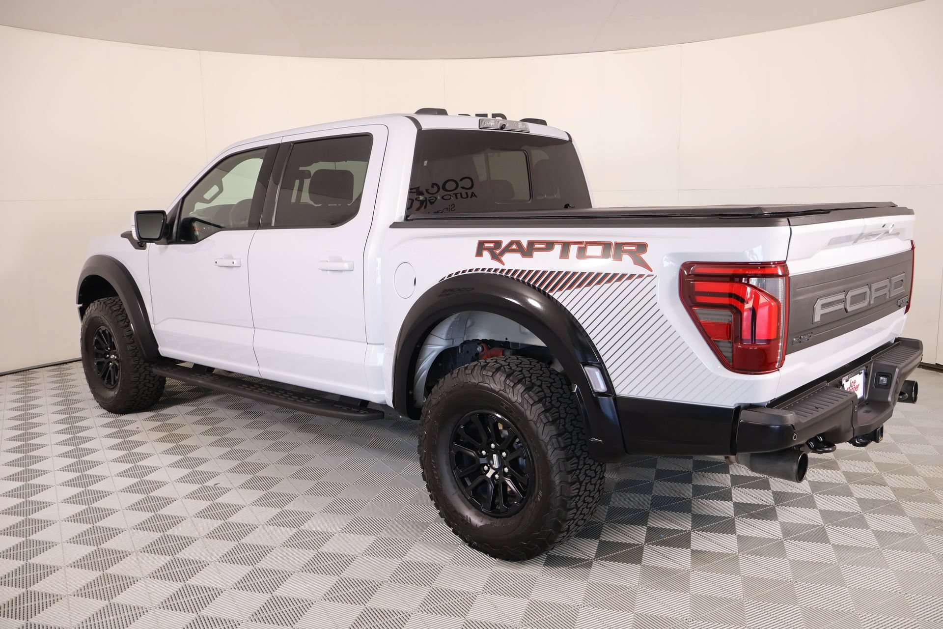 Used 2025 Ford F150 Raptor AWD/4WD image 23