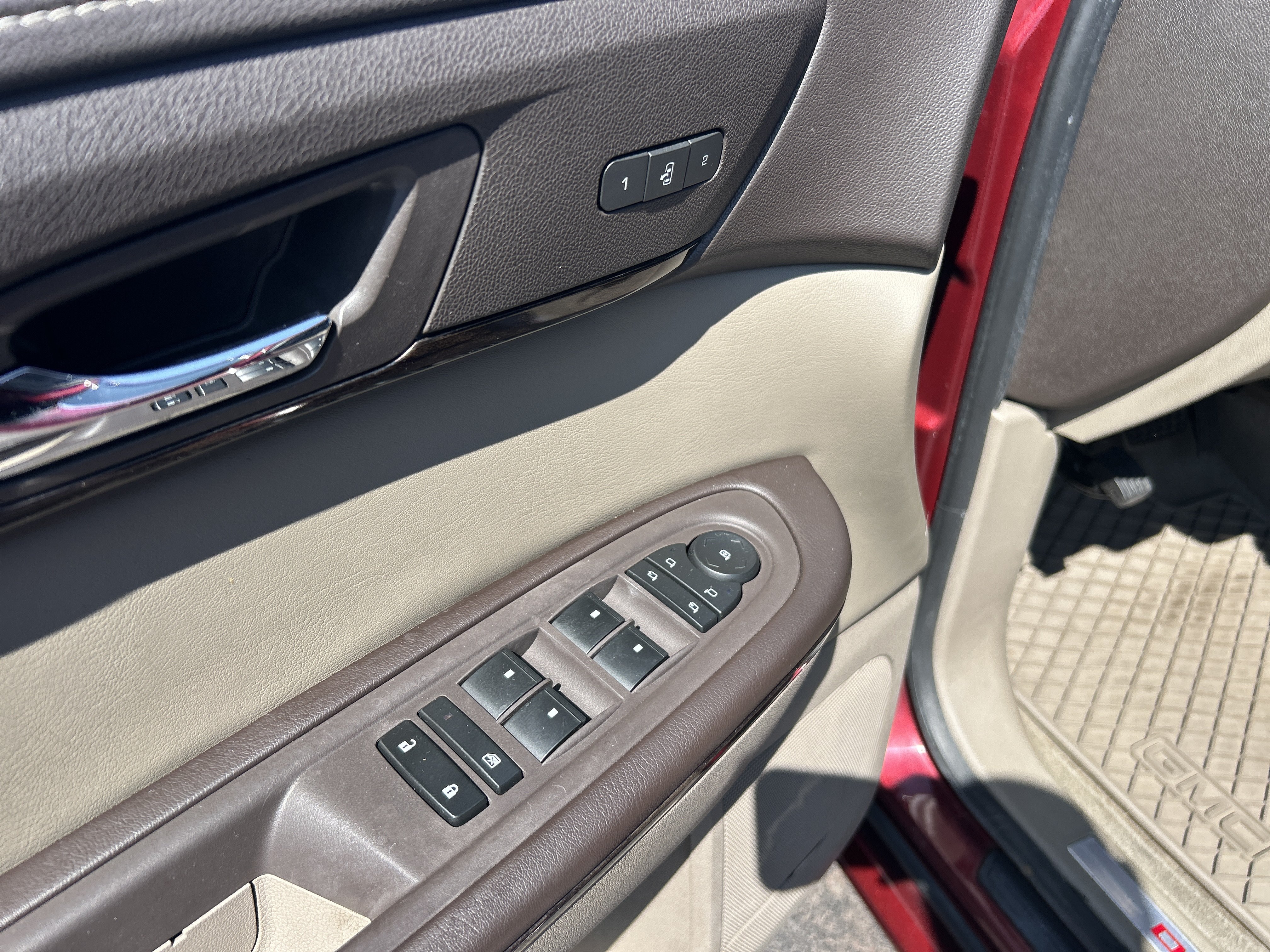 Used 2016 GMC Acadia Denali AWD/4WD image 17