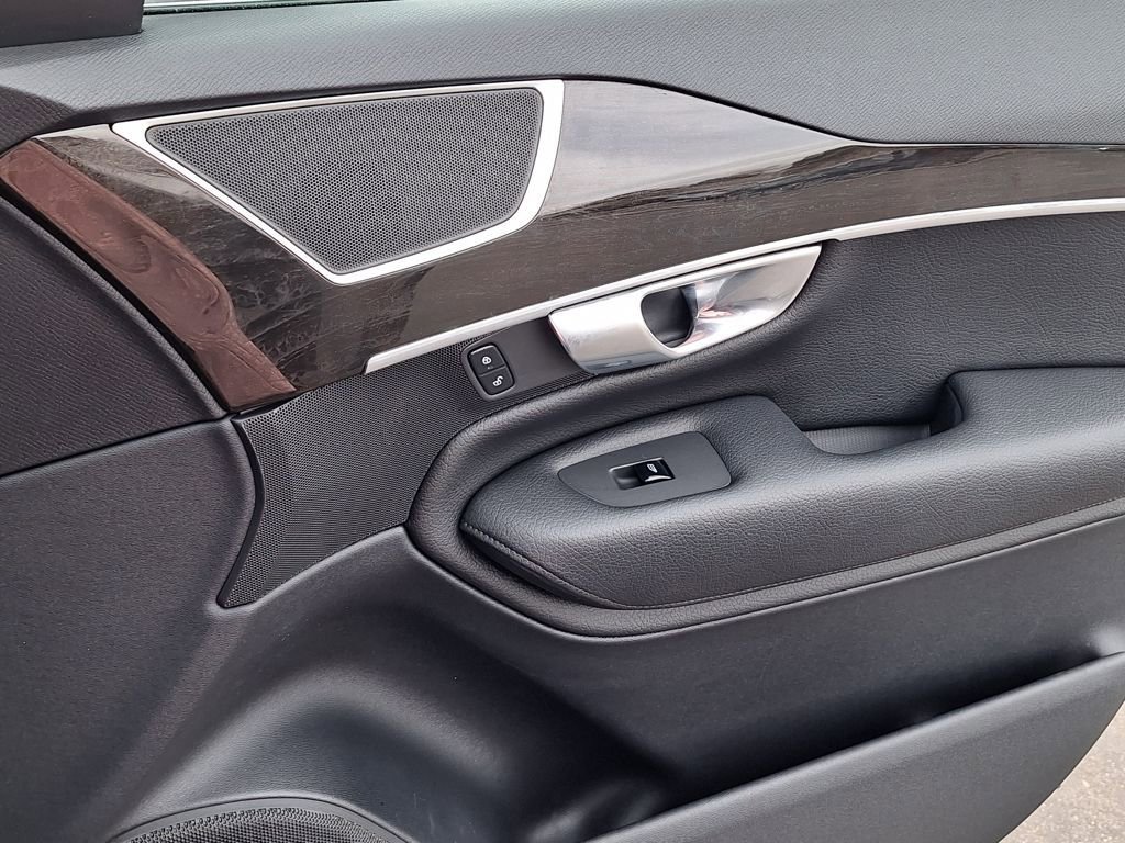 Used 2018 Volvo XC90 T6 Momentum image 28