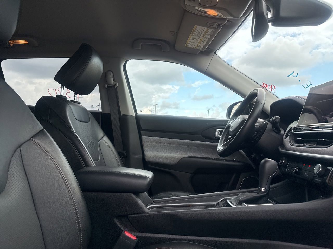 Used 2022 Jeep Compass Latitude AWD/4WD image 24