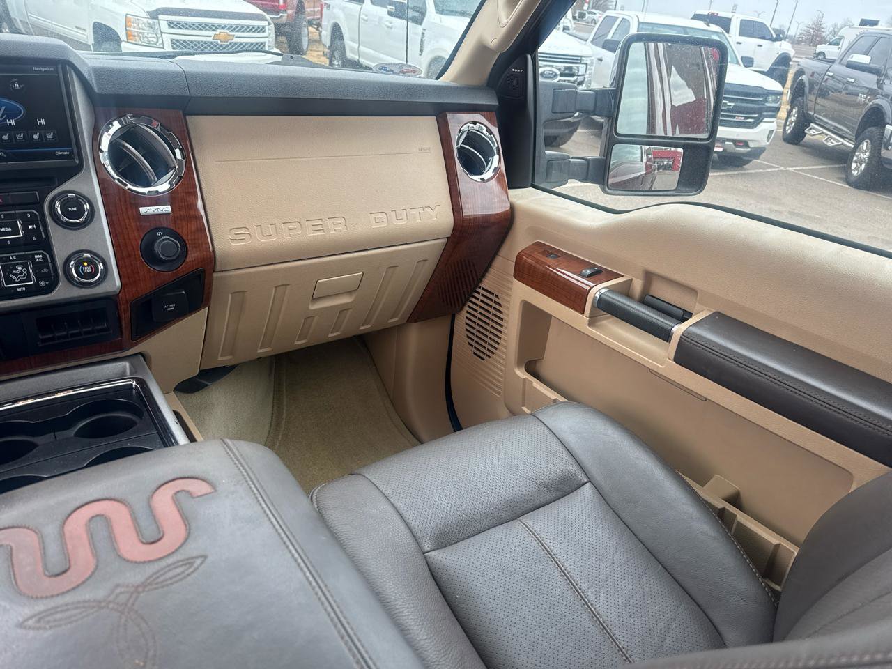 Used 2015 Ford F250 King Ranch w/ King Ranch w/Chrome Package image 31