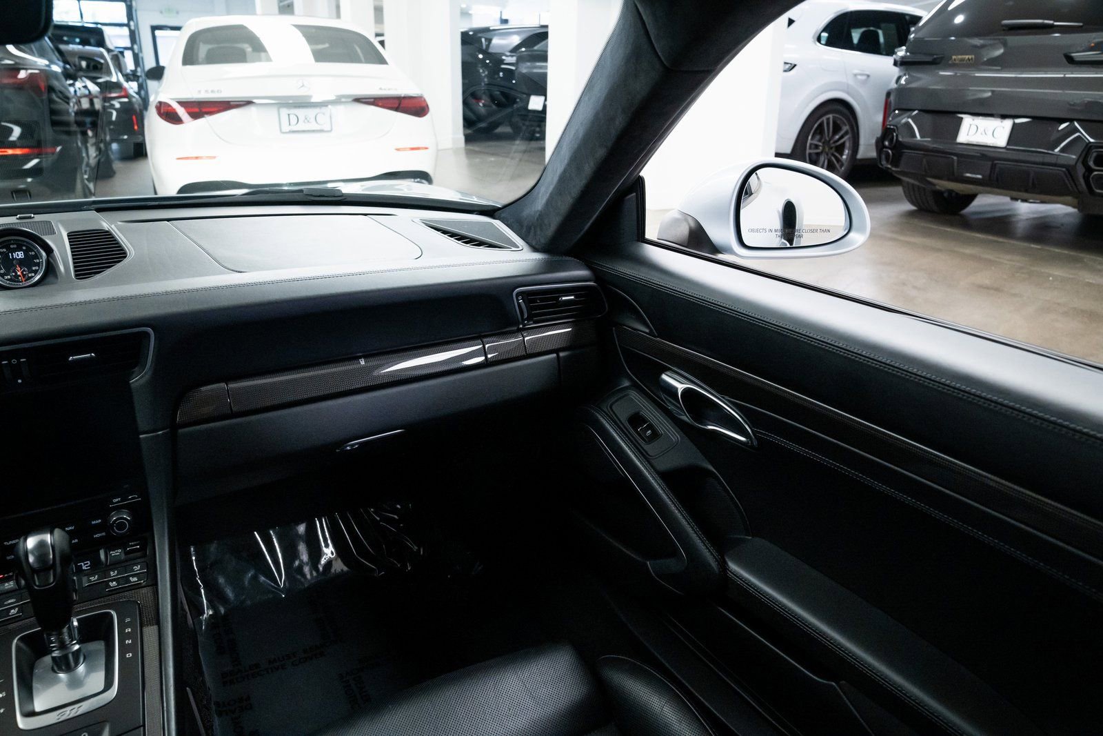 Used 2017 Porsche 911 Turbo S image 11