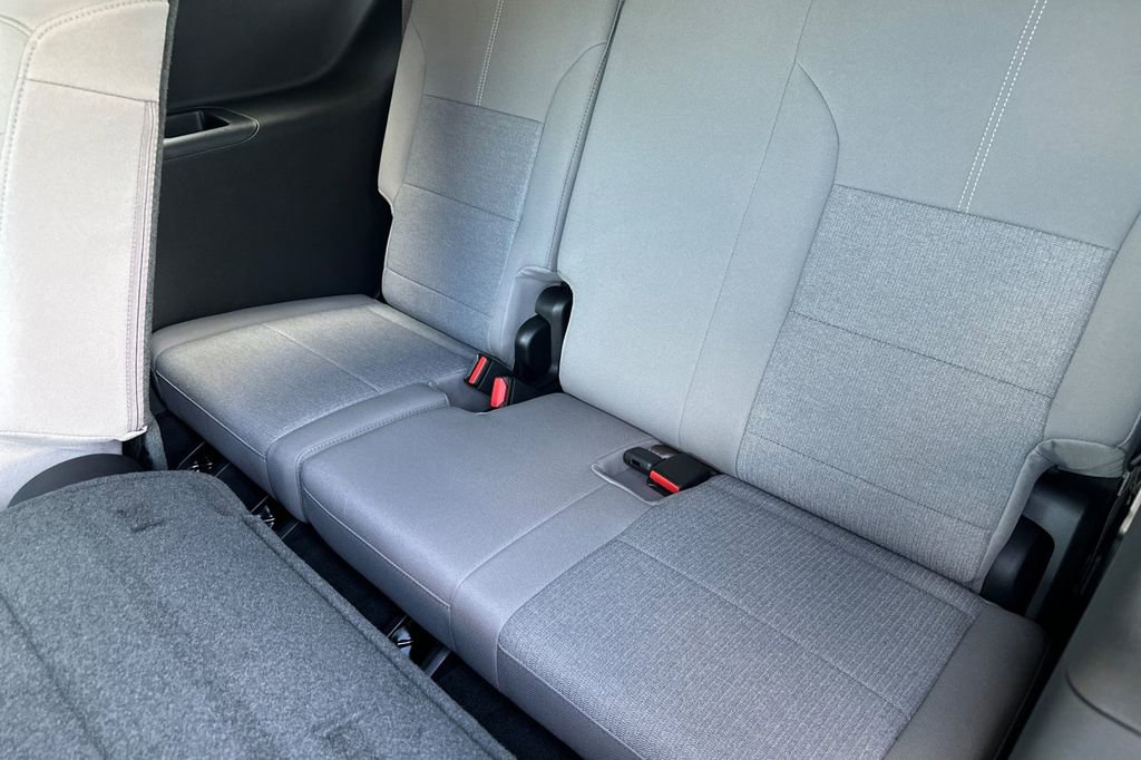 New 2025 GMC Acadia Elevation AWD/4WD image 12