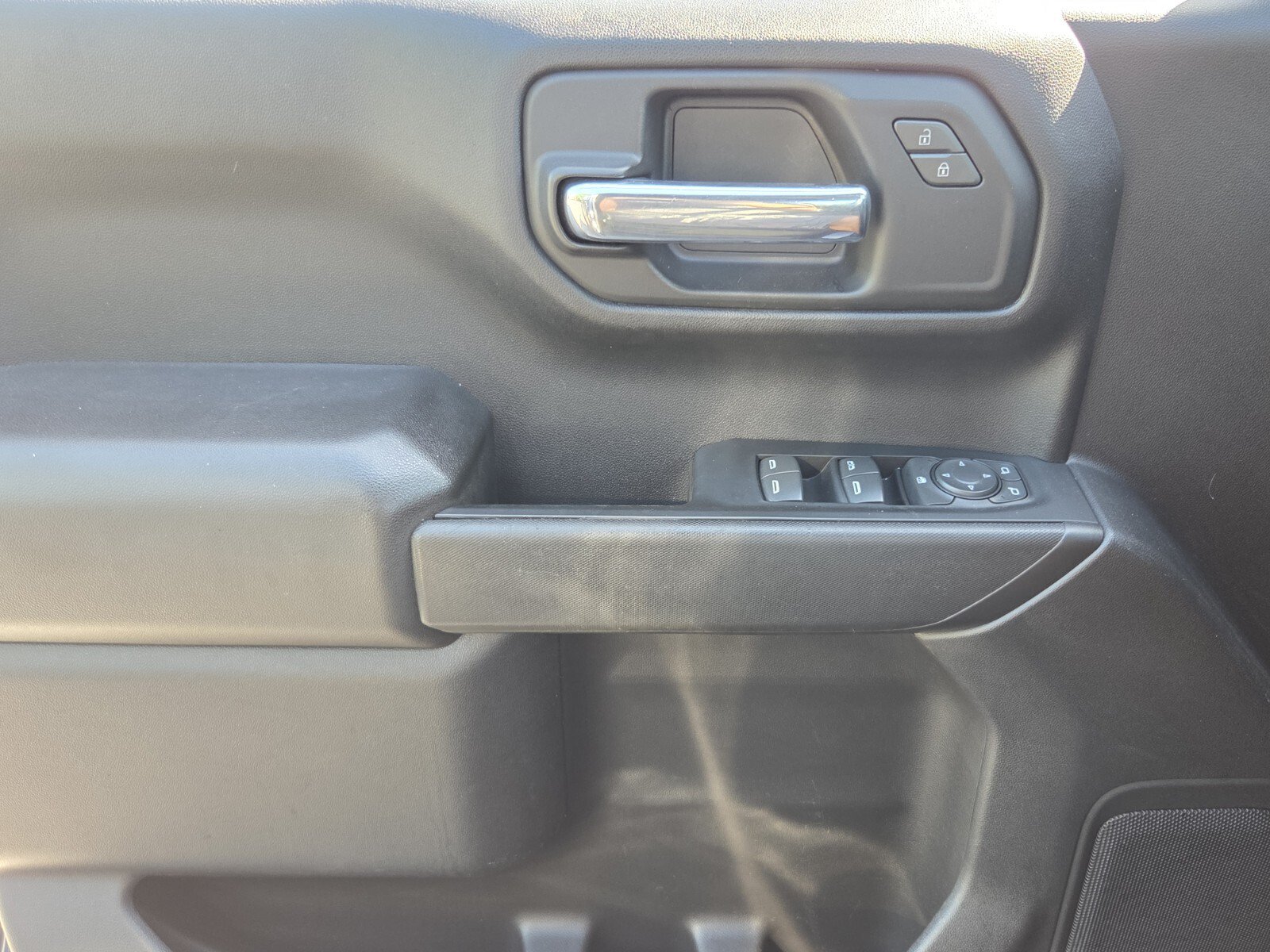 Used 2022 Chevrolet Silverado 1500 Custom RWD image 29