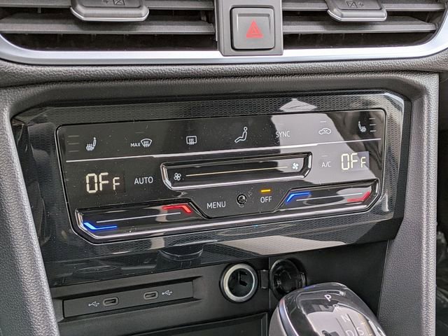 New 2026 Volkswagen Taos SE image 13