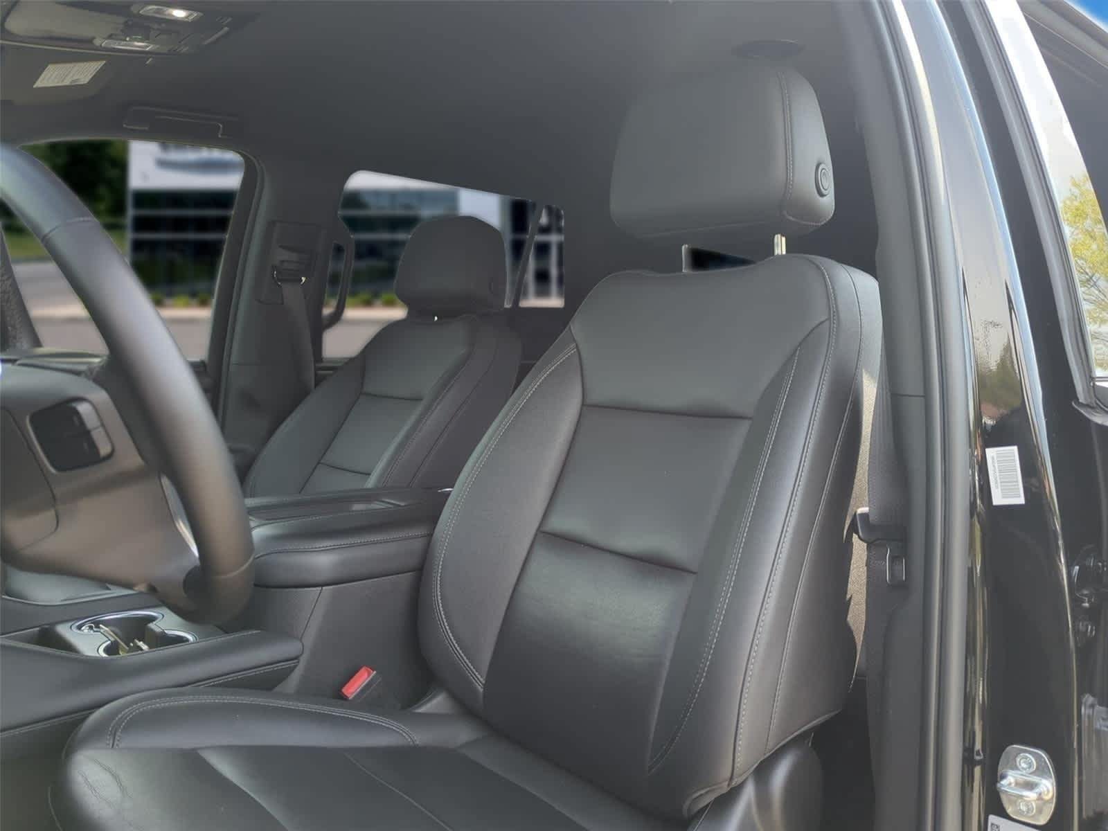 Used 2023 Chevrolet Tahoe Z71 w/ Z71 Off-Road Package AWD/4WD image 13