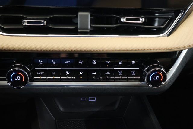 New 2026 Chevrolet Equinox ACTIV w/ Convenience Package III image 17