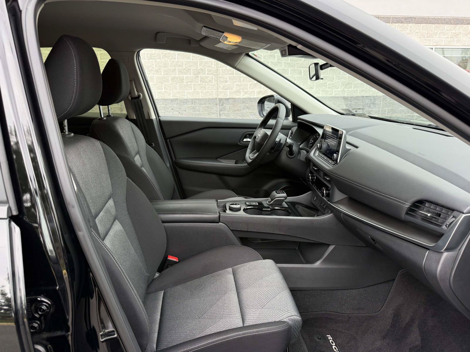 Used 2026 Nissan Rogue SV AWD/4WD image 15